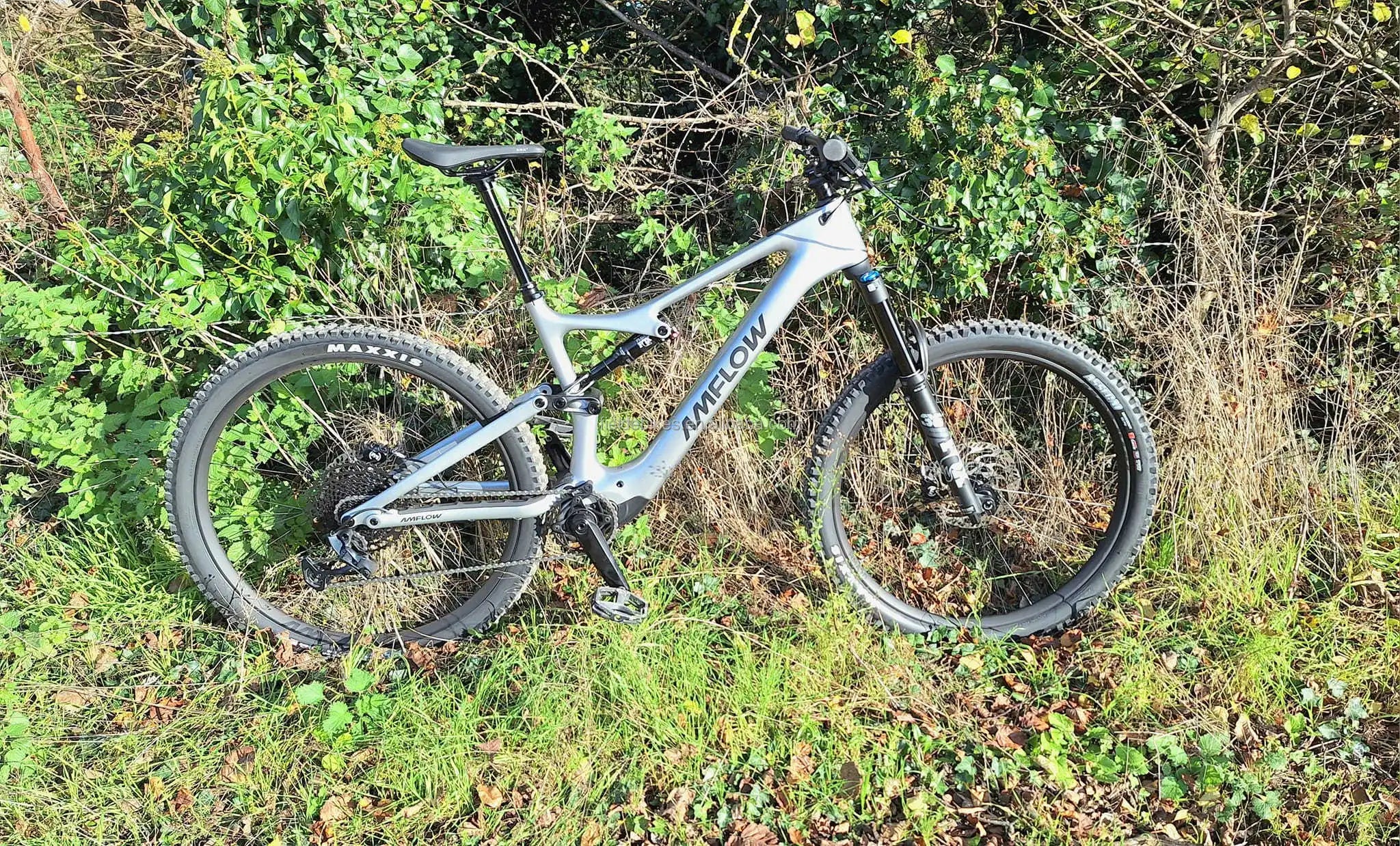 Amflow PL Carbon E-Mountain Bike D J I Avinox Drive System Integrated